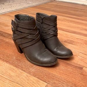 Heeled boots